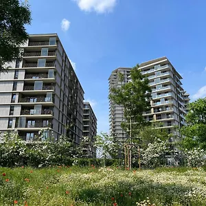 https://high-tech-flat-surrounded-by-greenery-near-rho-fiera.italymilanhotels.net