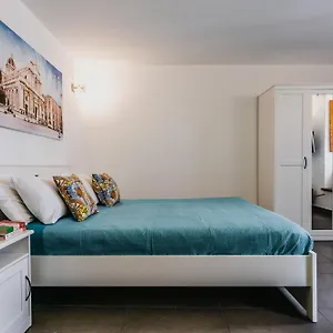 https://cozy-apartment-in-the-city-center-sicilian-mood.catania-hotels.net